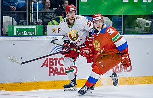 Сборная Беларуси пропустила три шайбы в первом периоде и уступила России на старте турнира в Санкт-Петербурге
