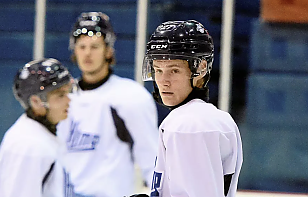 «Он изменился, повзрослел». После лета, проведенного в Канаде, Андрей Лошко готовится к новому сезону в QMJHL
