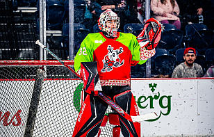 Владислав Ермоленко признан первой звездой в матче OHL 