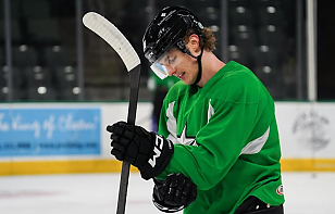 Владислав Колячонок вернулся в состав «Техаса» после травмы и заработал показатель полезности «+1» в матче 1/8 финала плей-офф АХЛ