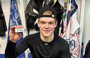 Роман Кузнецов забросил первую шайбу в Betera-Экстралиге. Он поразил ворота команды, которую сейчас тренирует его первый наставник