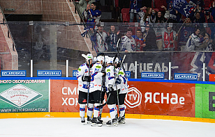 «Брест» забросил 5 шайб «Авиатору» в третьем периоде и обеспечил себе пропуск в плей-ин