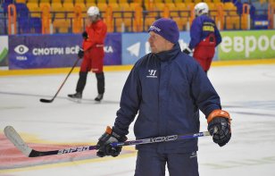 Захар Ботвенков стал главным тренером «Рыцарей»