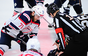 Захар Польшаков отметился заброшенной шайбой в матче регулярного чемпионата ВХЛ