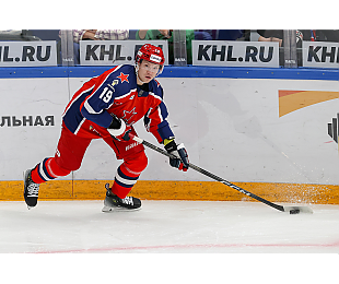 Иван Дроздов отметился заброшенной шайбой, но его ЦСКА уступил «Авангарду» Игоря Мартынова и завершил сезон