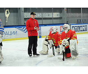 На «Олимпик Арене» в Минске прошел учебно-тренировочный лагерь для вратарей и их тренеров