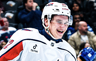 «Это очень особенный момент, о котором в будущем я буду рассказывать своим детям». Илья Протас – о дебюте в НХЛ, игре в звене с Овечкиным и старшим братом Алексеем