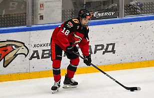 Роман Ламан набрал три очка в матче «Омских Ястребов» и «Тюменского легиона»