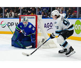 «Ванкувер» уступил «Юте», Никита Толопило сделал 17 сейвов