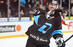 Тай Смит и Сэм Энас вошли в сборную звезд КХЛ в феврале