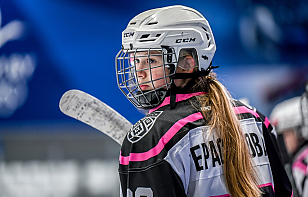 Элина Герасимова: сейчас у каждой есть возможность попробовать себя в хоккее, испытать непередаваемые эмоции. Это очень здорово!