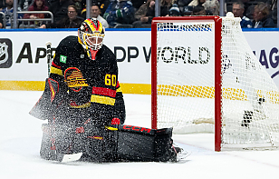 «Ванкувер» всухую проиграл «Эдмонтону», Никита Толопило оформил 29 сейвов