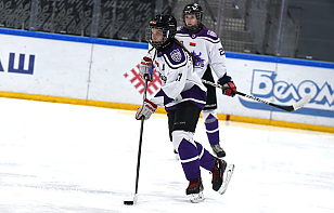 Татьяна Хворостова: разогрелись ко второму периоду, старались больше атаковать, чаще бросать, активнее лезть на ворота. За счет этого забросили три шайбы