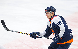 Владислав Демидович забросил шайбу за «Горняк-УГМК», но гол+пас Алексея Фурсы помогли «Магнитке» взять верх