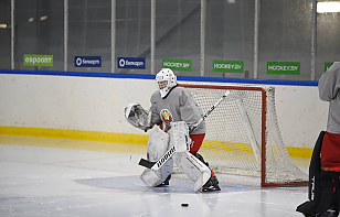 Ярослав Потемкин: конкуренция среди вратарей есть всегда. Соперничаем друг с другом, чтобы показать, кто из нас достоин пробиваться дальше