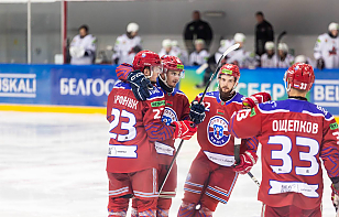 «Юность» пропустила первой, но все же дожала «Авиатор»