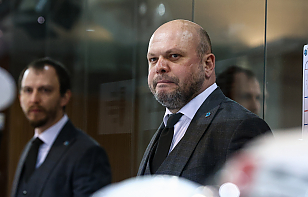 Евгений Летов: концовку второго периода провалили – просели в таких моментах, как на синей линии и на дальней. Это определило итог матча