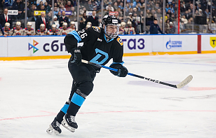 Даниил Сотишвили: Сэм в молодости посещал тренировки вратарей? У него хороший бросок. Надо и мне так попробовать. Может, у меня тоже получится