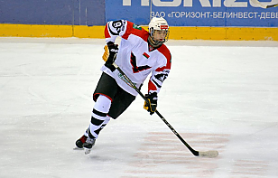 Роман Огнев покинул «Ястребов» и завершил профессиональную карьеру