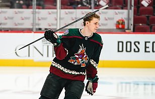 Владислав Колячонок сыграл шестой матч в НХЛ