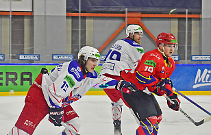 «Славутич» во втором периоде сократил отставание до минимума, но все же уступил «Лиде»