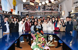 Делегация китайских студентов с экскурсией посетила Гомельский ледовый дворец