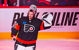Алексей Колосов готовится выйти в старте на заключительный матч «Филадельфии» в регулярном чемпионате НХЛ