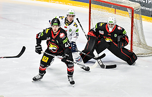 «Гомель» за 113 секунд до конца первого овертайма вырвал победу у «Металлурга» и захватил лидерство в четвертьфинальной серии