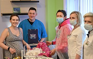 Федерация хоккея Беларуси в честь Всемирного женского хоккейного матча поздравила всех новорожденных девочек Гродно