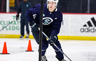 Андрей Лошко: контракт сбросили на почту, а на следующий день объявили. Помню, ставил подпись уже буквально в постели, в районе 12 ночи, когда готовился ко сну