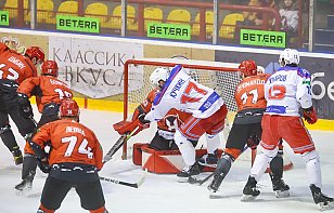 «Неман» забросил пять шайб и одолел «Юность» в белорусском классико, Артем Осипов набрал три очка