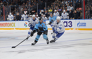 Минское «Динамо» уверено переиграло московских одноклубников в первом матче 1/8 финала Кубка Гагарина