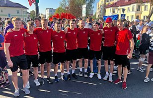 Хоккеисты «Прогресса» приняли участие в забеге по историческому центру Гродно