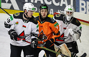 «Шахтер» в серии послематчевых бросков переиграл «Авиатор». Артем Гуменюк отметился дублем 