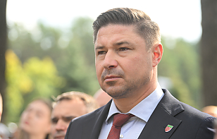 Председатель ФХБ Александр Богданович посетил церемонию открытия памятника трехкратному олимпийскому чемпиону Александру Медведю