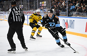 Вадим Шипачев стал первым игроком с 900 матчами в регулярках КХЛ