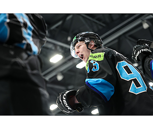 Артем Жуков: на лавке у нас всегда все друг друга поддерживают, это немаловажный фактор, пропустили – никто не унывает, играем дальше