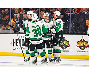 Владислав Колячонок забросил первую шайбу в сезоне АХЛ, Дмитрий Кузьмин набрал 5-й балл в семи последних матчах