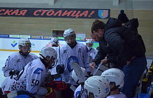 «Соболь» дозаявил двух российских хоккеистов для участия в высшей лиге