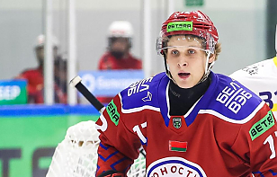 Матвей Горолев забросил первую шайбу в Betera-Экстралиге