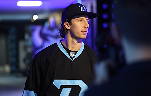 Алекс Лимож: Илья Протас – трудолюбивый парень, который хорошо показывал себя в «Херши», зажигает в АХЛ, делает крутые вещи. Горжусь им и рад за него