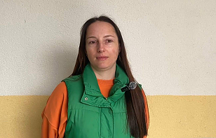 Виктория Белоус: сын мечтает стать профессиональным хоккеистом. Вместе с одноклассниками ребята поддерживают друг друга на турнирах и тренировках