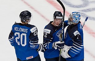 Трое шведов пытались подраться с нападающим сборной Финляндии после четвертьфинального матча МЧМ