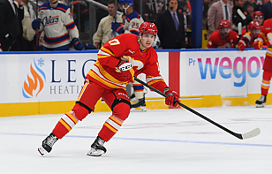 Шайба Егора Шаранговича помогла «Калгари» переиграть «Эдмонтон» в «Битве за Альберту»