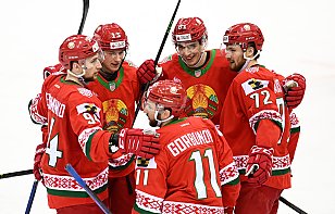 Сборная Беларуси играет товарищеский матч с магнитогорским «Металлургом». Прямая трансляция