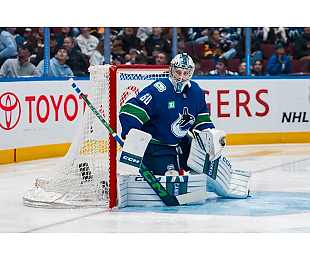 «Ванкувер» проиграл «Лос-Анджелесу», Никита Толопило провел матч бэкапом