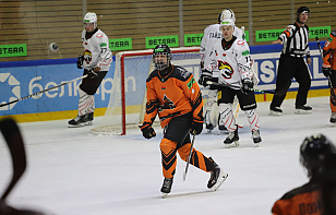 «Шахтер» оглушил «Гомель» 4 шайбами в третьем периоде и поднялся на четвертое место