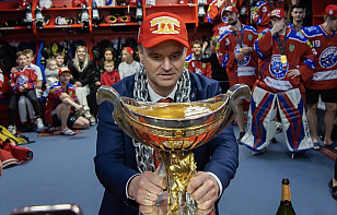 Титул с «Юностью», хоккейная династия, травма в Германии. Youtube-канал «Betera» рассказывает о Сергее Стасе