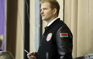 Александр Матерухин: ребята выполняют то, что мы просим, но не на протяжении всех 60 минут матча. Из-за этих мелочей и ошибок мы и проигрываем