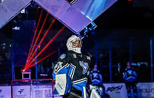 Ян Шостак отразил 28 бросков и одержал первую победу в полуфинальной серии плей-офф USHL